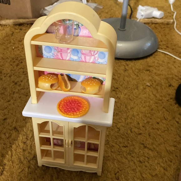 Barbie kitchen refrigerator and hutch plus coffee table. - Picture 2 of 7